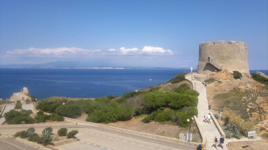 Appartamento Azzurro Con Balcone E Panorama Sul Paese Санта-Тереза-Галлура Экстерьер фото