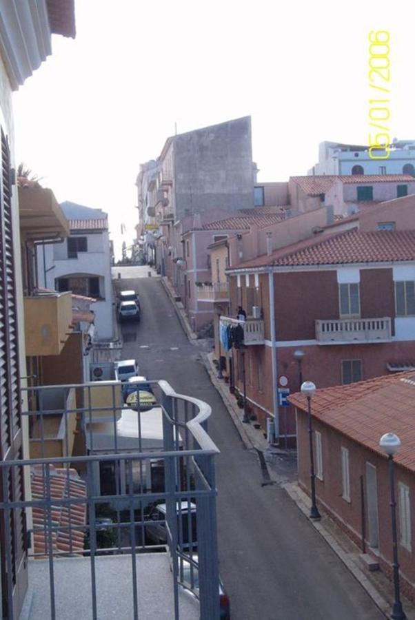 Appartamento Azzurro Con Balcone E Panorama Sul Paese Санта-Тереза-Галлура Экстерьер фото