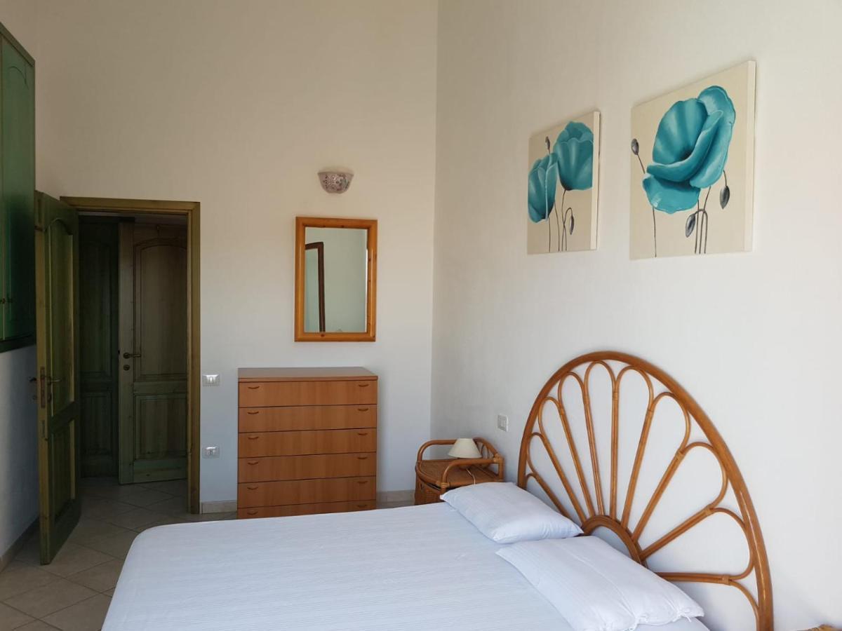 Appartamento Azzurro Con Balcone E Panorama Sul Paese Санта-Тереза-Галлура Экстерьер фото